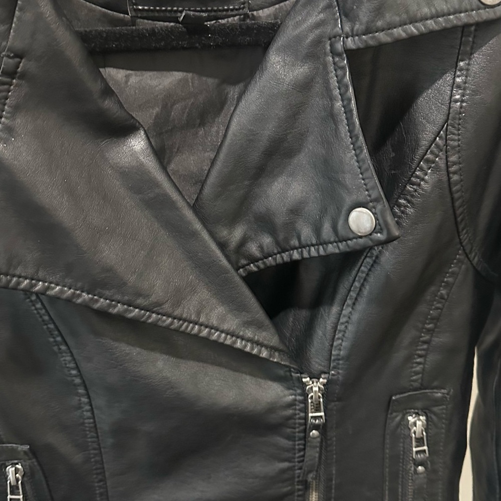 Max Studio Black Leather Jacket - image 4
